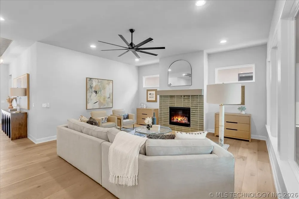 1230 71st Place Broken Arrow, OK 74014