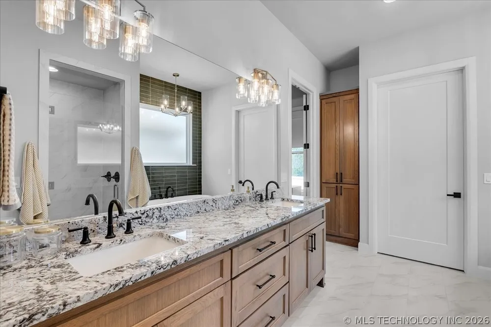 1230 71st Place Broken Arrow, OK 74014