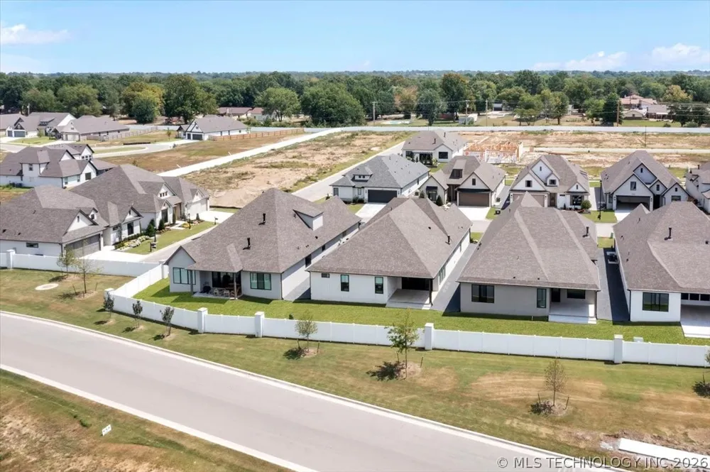 1230 71st Place Broken Arrow, OK 74014