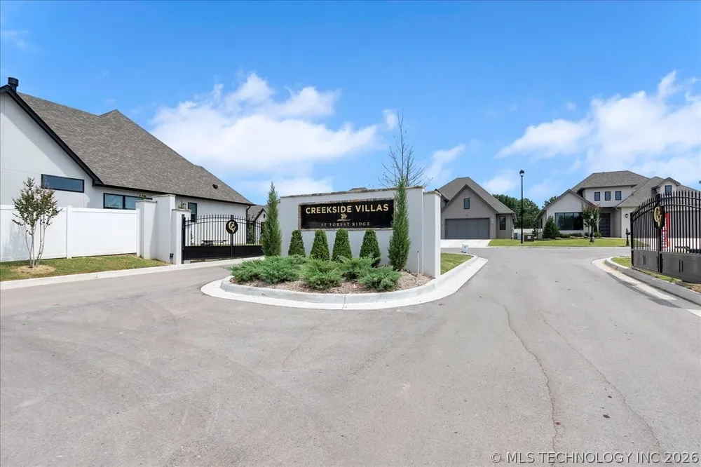 1230 71st Place Broken Arrow, OK 74014