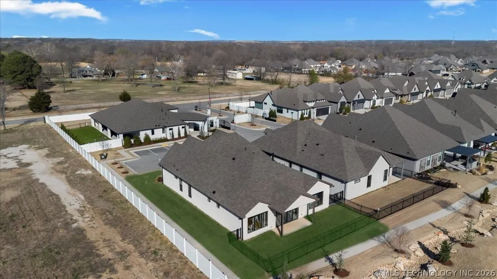 1203 71st Place Broken Arrow, OK 74014