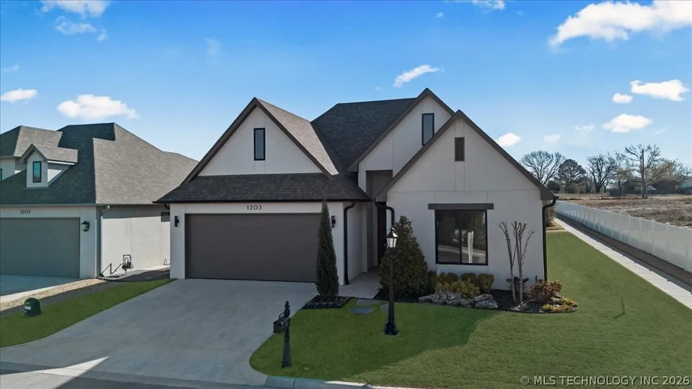 1203 71st Place Broken Arrow, OK 74014