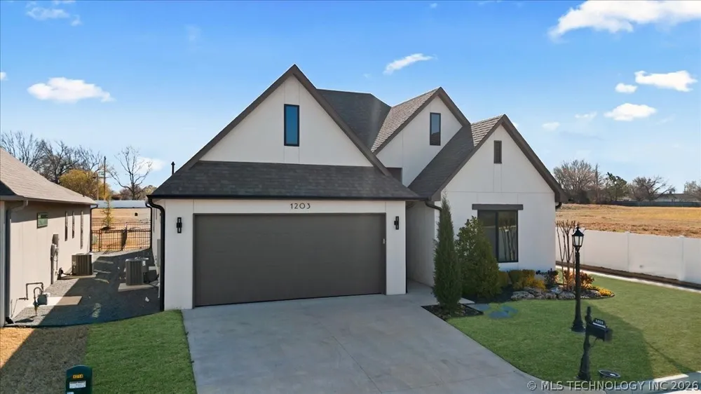 1203 71st Place Broken Arrow, OK 74014