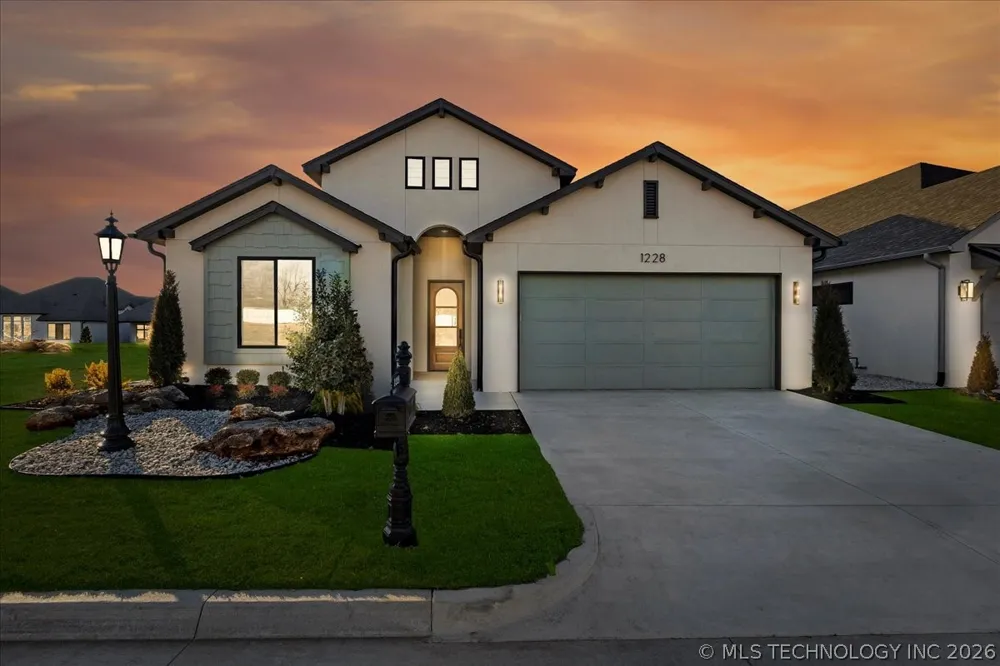 1228 72nd Street Broken Arrow, OK 74014