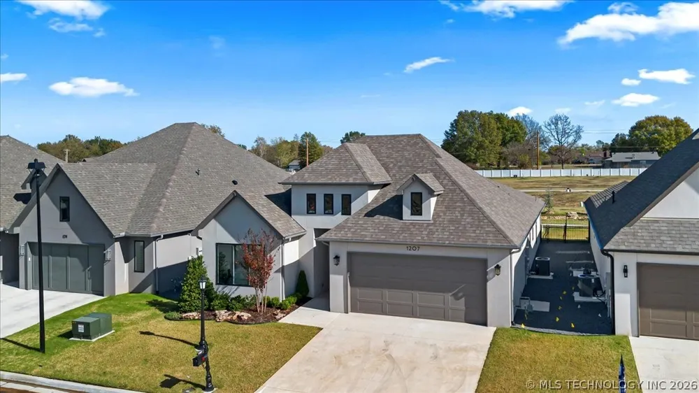 1207 71st Place Broken Arrow, OK 74014