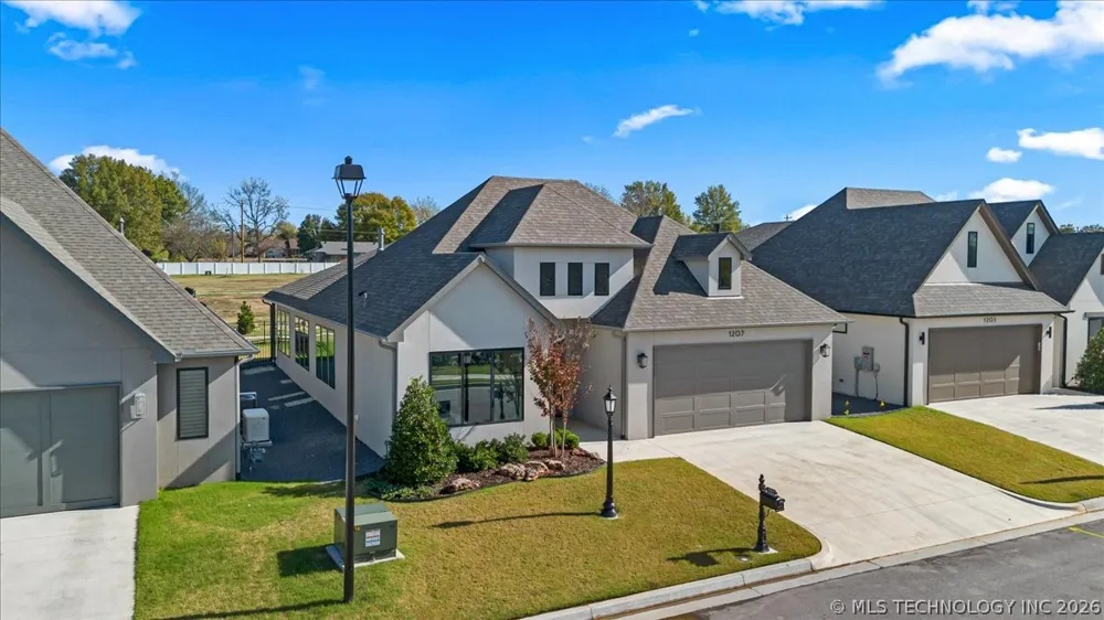 1207 71st Place Broken Arrow, OK 74014