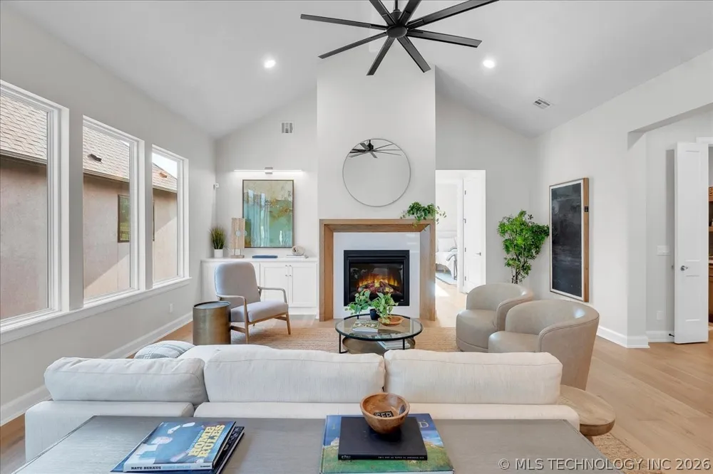 1207 71st Place Broken Arrow, OK 74014