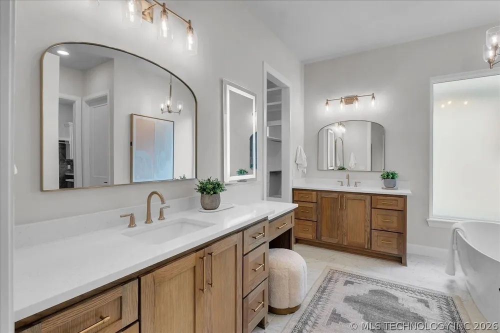 1207 71st Place Broken Arrow, OK 74014