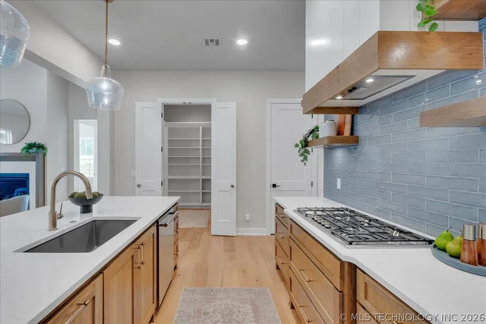 1207 71st Place Broken Arrow, OK 74014