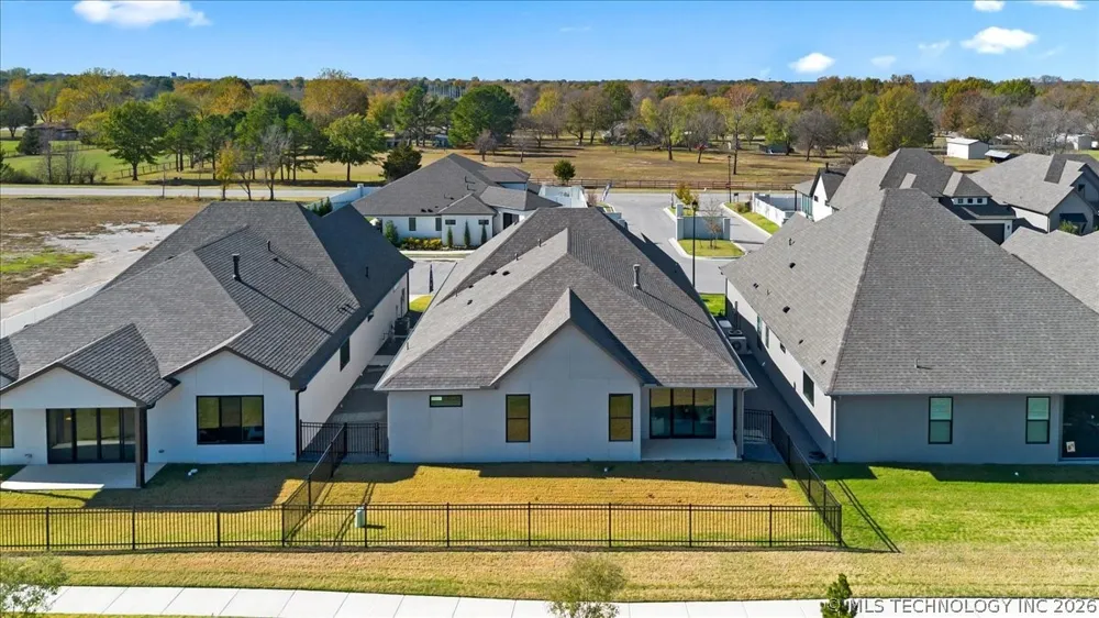 1207 71st Place Broken Arrow, OK 74014