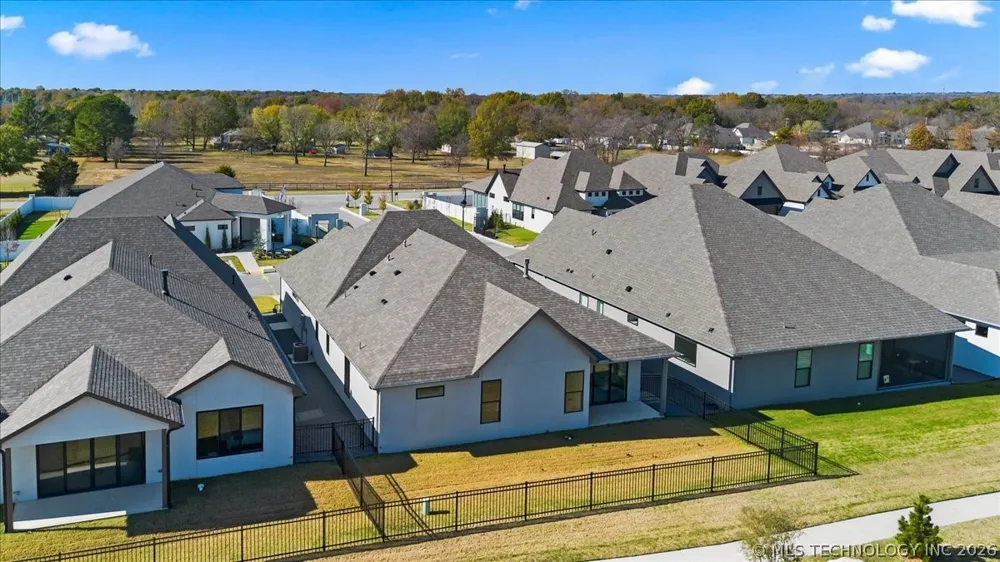 1207 71st Place Broken Arrow, OK 74014
