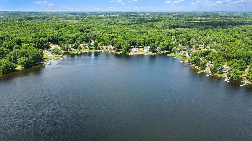 11482 Lakeshore Drive Cato Township, MI 48850