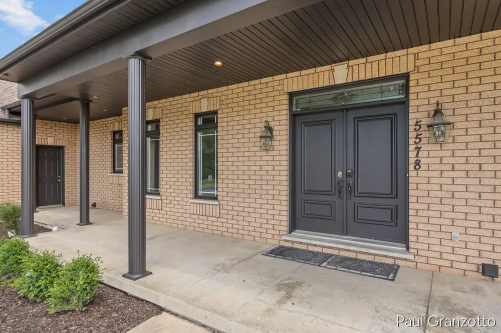 5578 Blackberry Bluff Court SE Kentwood City, MI 49512