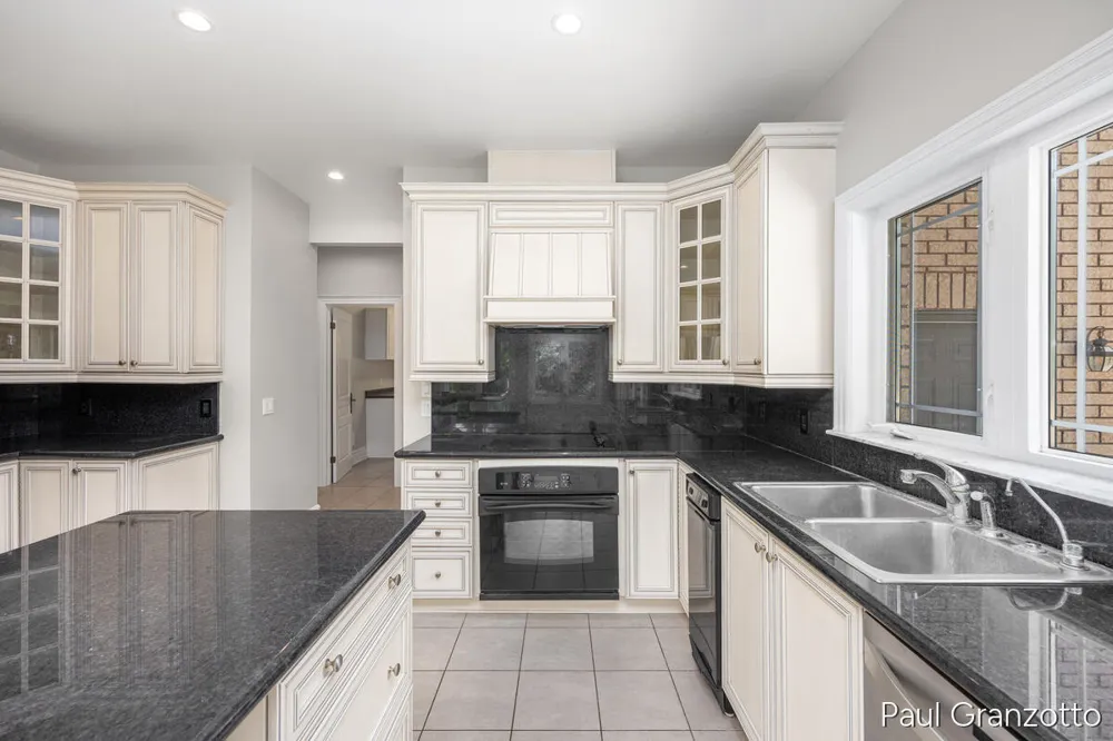 5578 Blackberry Bluff Court SE Kentwood City, MI 49512