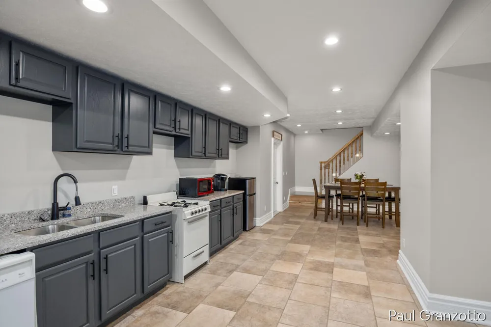 5578 Blackberry Bluff Court SE Kentwood City, MI 49512