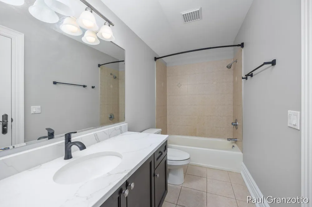 5578 Blackberry Bluff Court SE Kentwood City, MI 49512