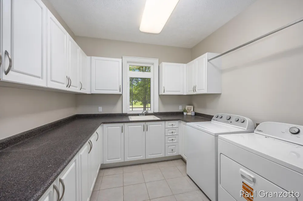 5578 Blackberry Bluff Court SE Kentwood City, MI 49512