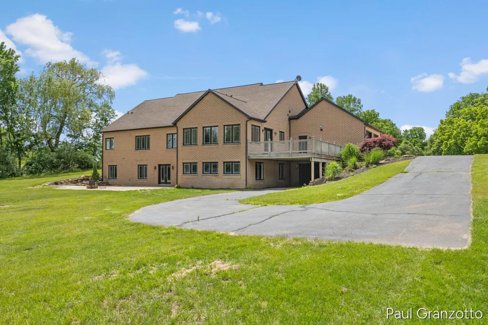 5578 Blackberry Bluff Court SE Kentwood City, MI 49512