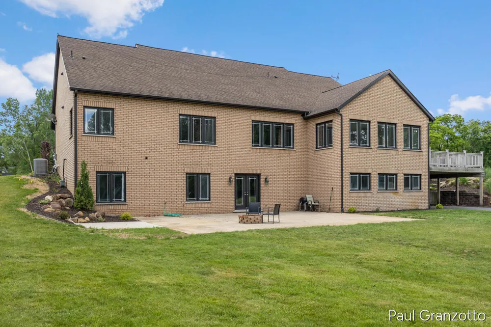 5578 Blackberry Bluff Court SE Kentwood City, MI 49512