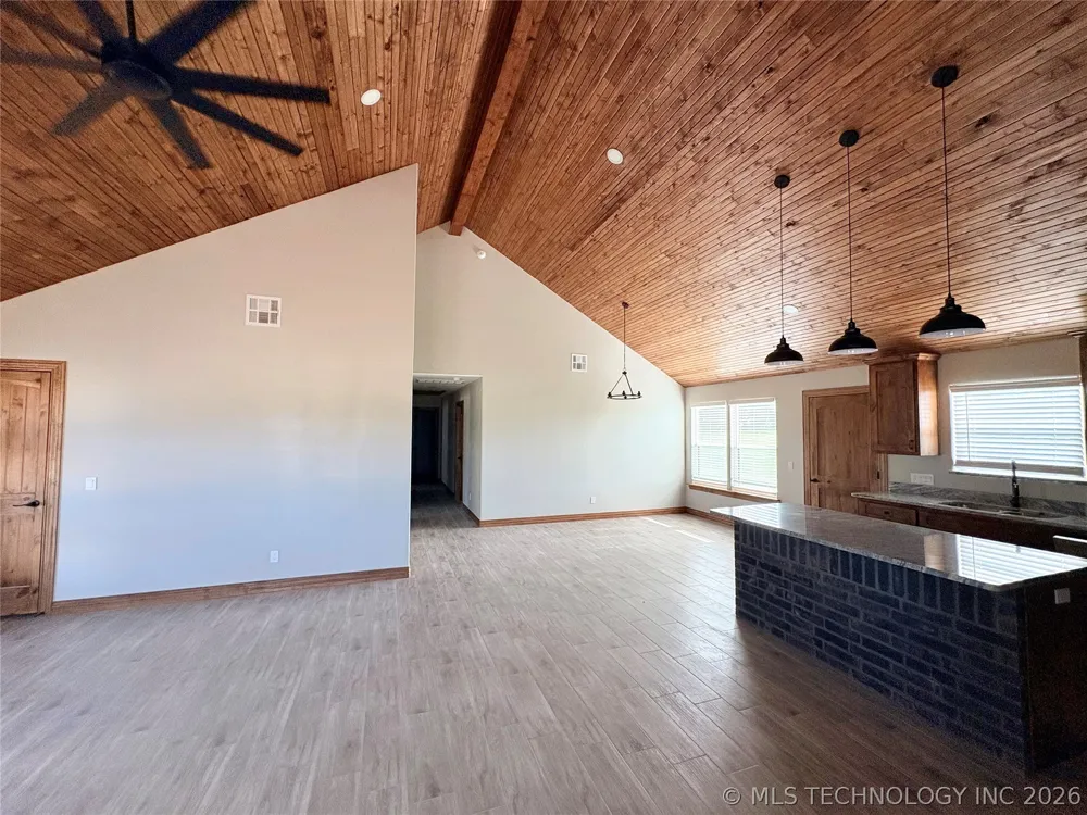 11729 Sandy Acres Trail Kingston, OK 73439