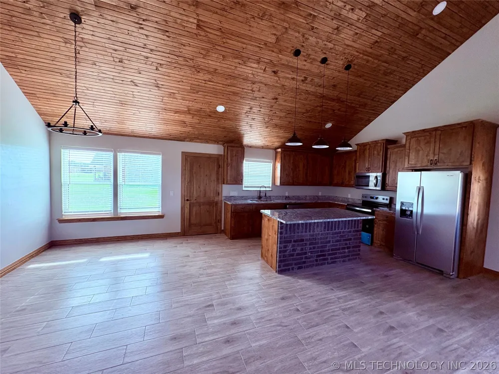11729 Sandy Acres Trail Kingston, OK 73439