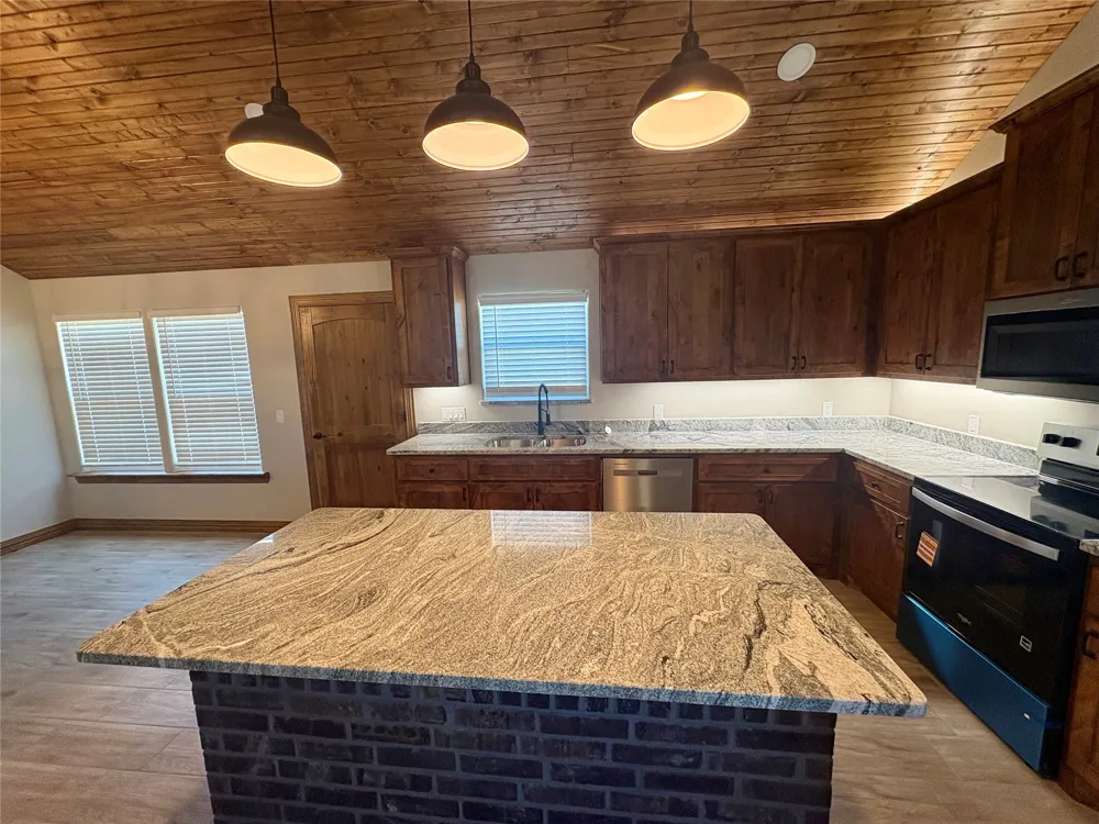11729 Sandy Acres Trail Kingston, OK 73439