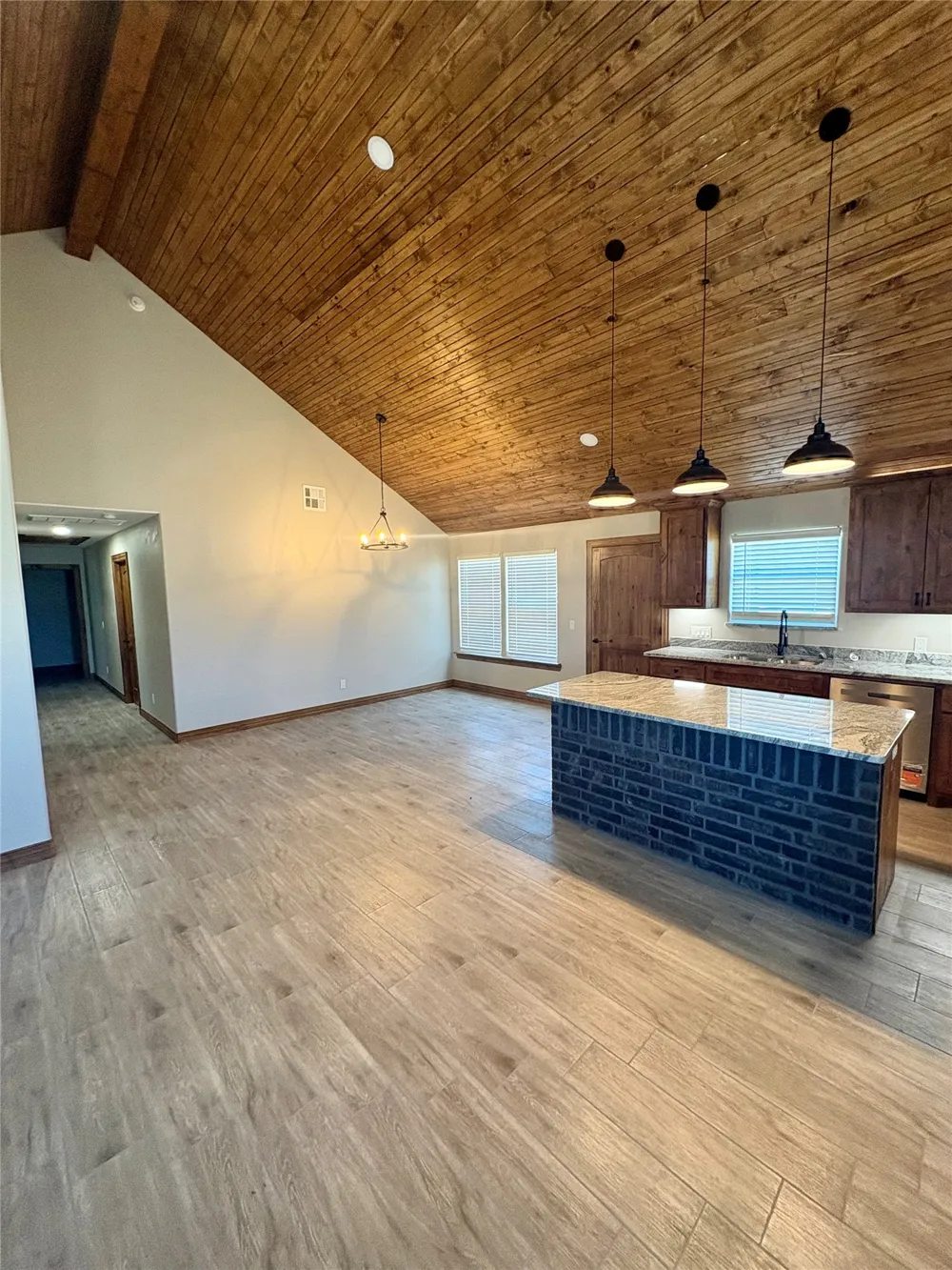 11729 Sandy Acres Trail Kingston, OK 73439
