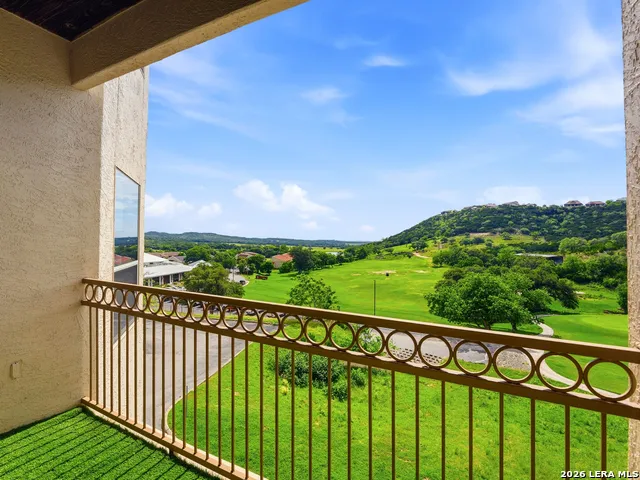 20 TAPATIO DR E #205 Boerne, TX 78006