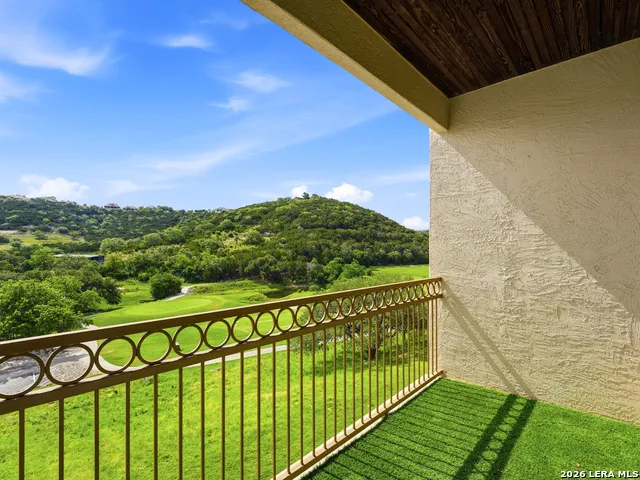 20 TAPATIO DR E #205 Boerne, TX 78006