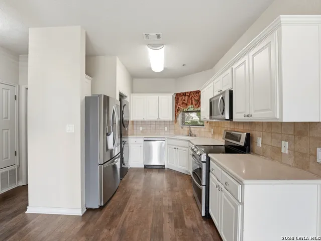 20 TAPATIO DR E #205 Boerne, TX 78006