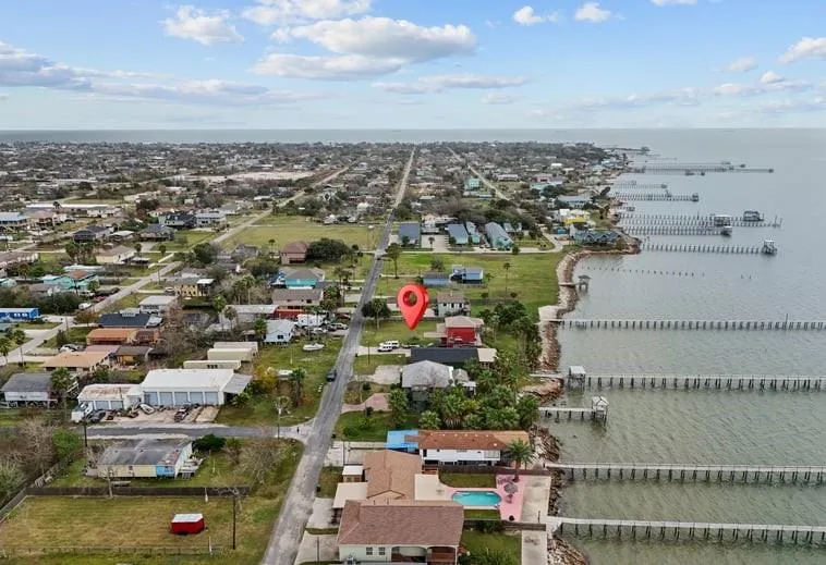 1035 6th Street San Leon, TX 77539