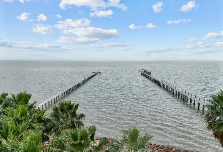 1035 6th Street San Leon, TX 77539