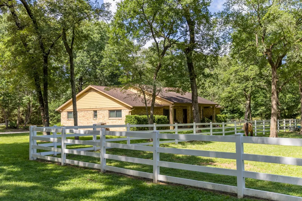 802 Sentinel Oaks Pinehurst, TX 77362