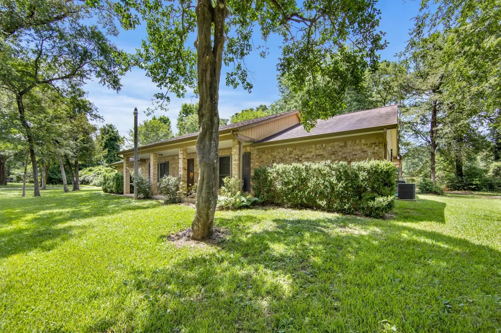 802 Sentinel Oaks Pinehurst, TX 77362