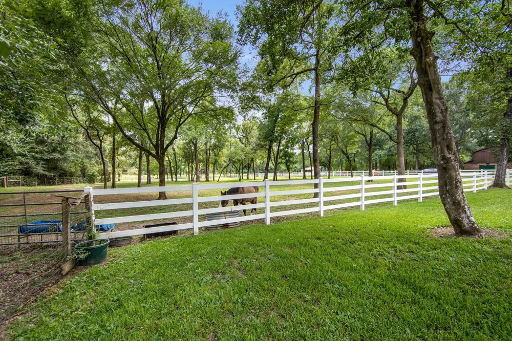 802 Sentinel Oaks Pinehurst, TX 77362