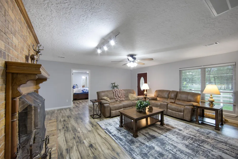 802 Sentinel Oaks Pinehurst, TX 77362