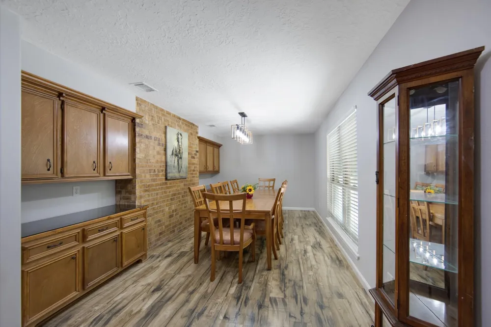 802 Sentinel Oaks Pinehurst, TX 77362