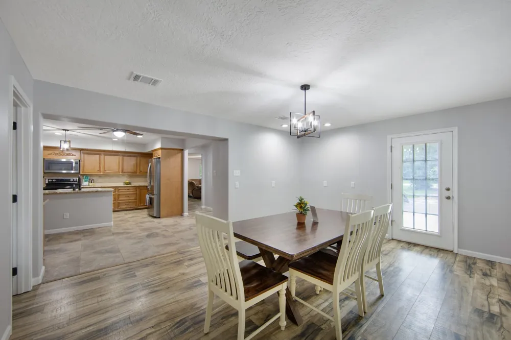 802 Sentinel Oaks Pinehurst, TX 77362