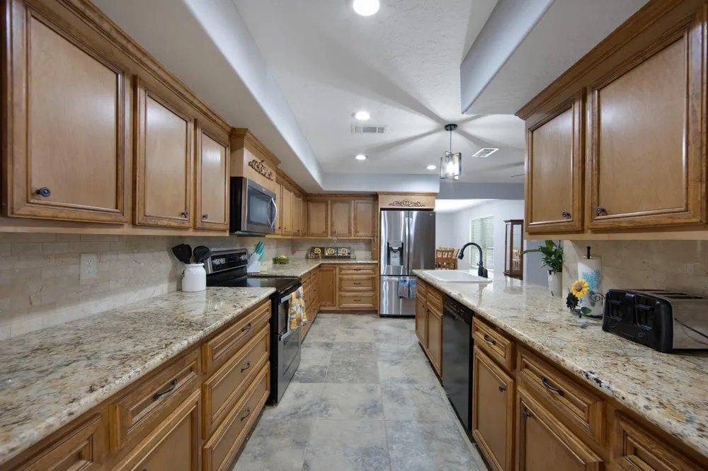 802 Sentinel Oaks Pinehurst, TX 77362