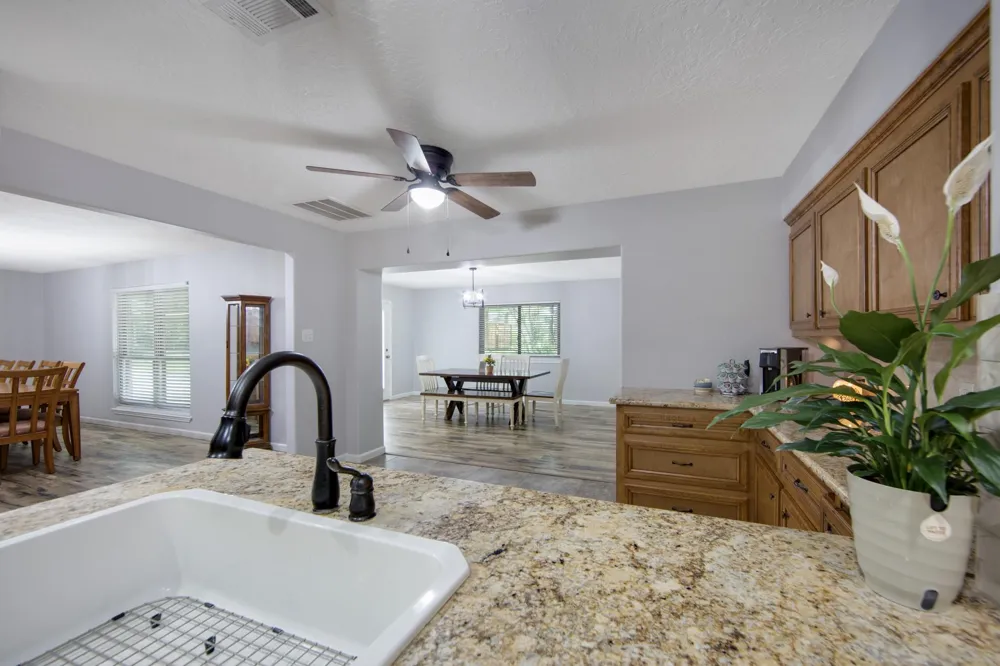 802 Sentinel Oaks Pinehurst, TX 77362