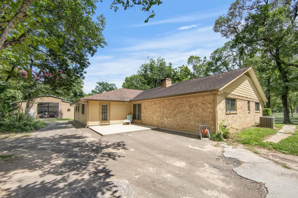 802 Sentinel Oaks Pinehurst, TX 77362