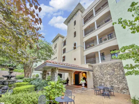 1209 E Washington Street #Unit 101