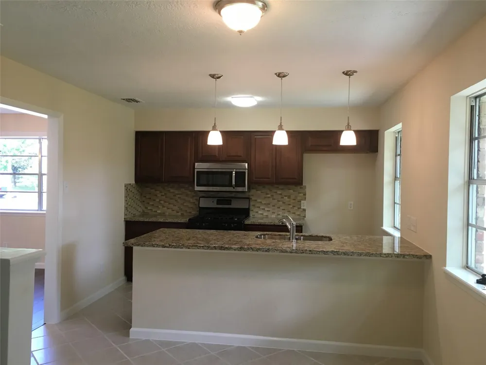 5115 Tashkent Drive Friendswood, TX 77546
