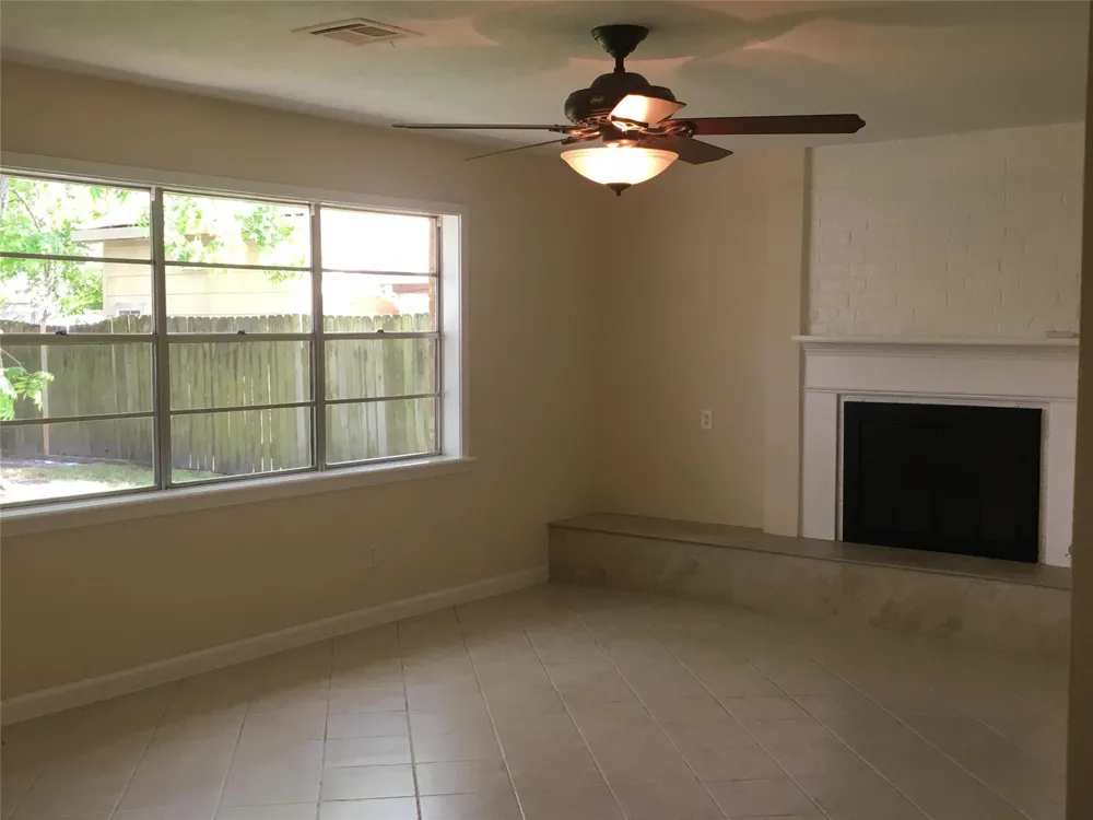 5115 Tashkent Drive Friendswood, TX 77546