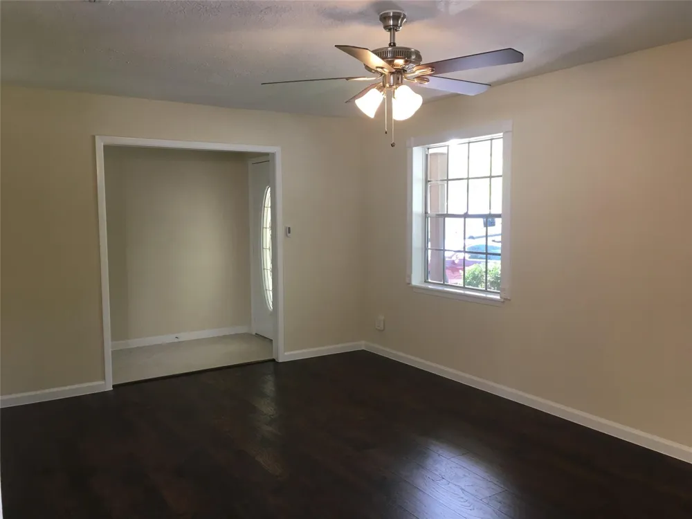 5115 Tashkent Drive Friendswood, TX 77546