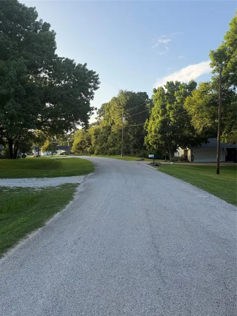 715 Bridgeview Drive