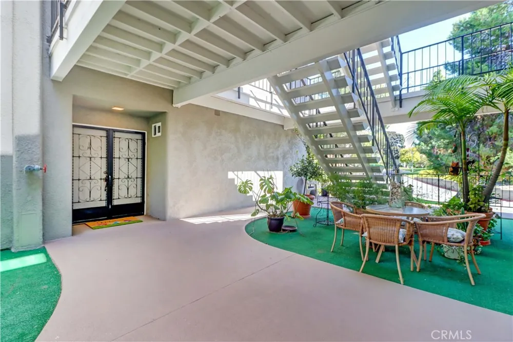 2405 Via Mariposa W #1H Laguna Woods, CA 92637