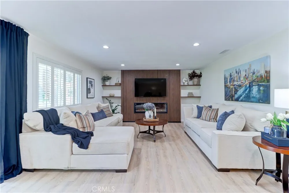 2405 Via Mariposa W #1H Laguna Woods, CA 92637
