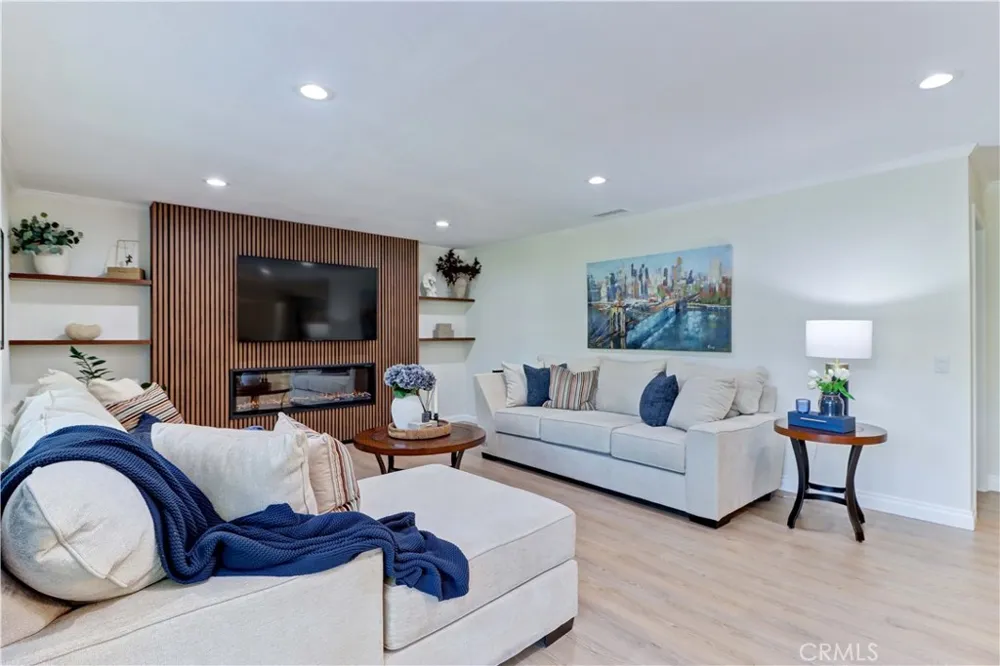 2405 Via Mariposa W #1H Laguna Woods, CA 92637