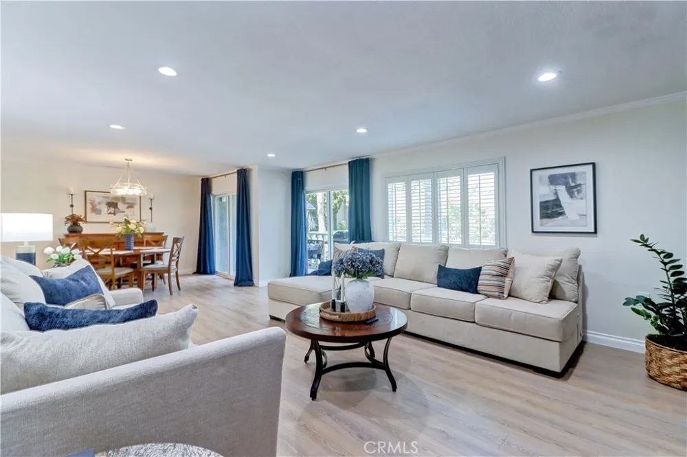 2405 Via Mariposa W #1H Laguna Woods, CA 92637